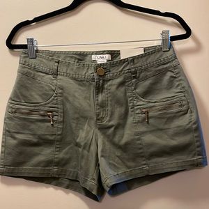 Cute never worn khaki lightweight green shorts.